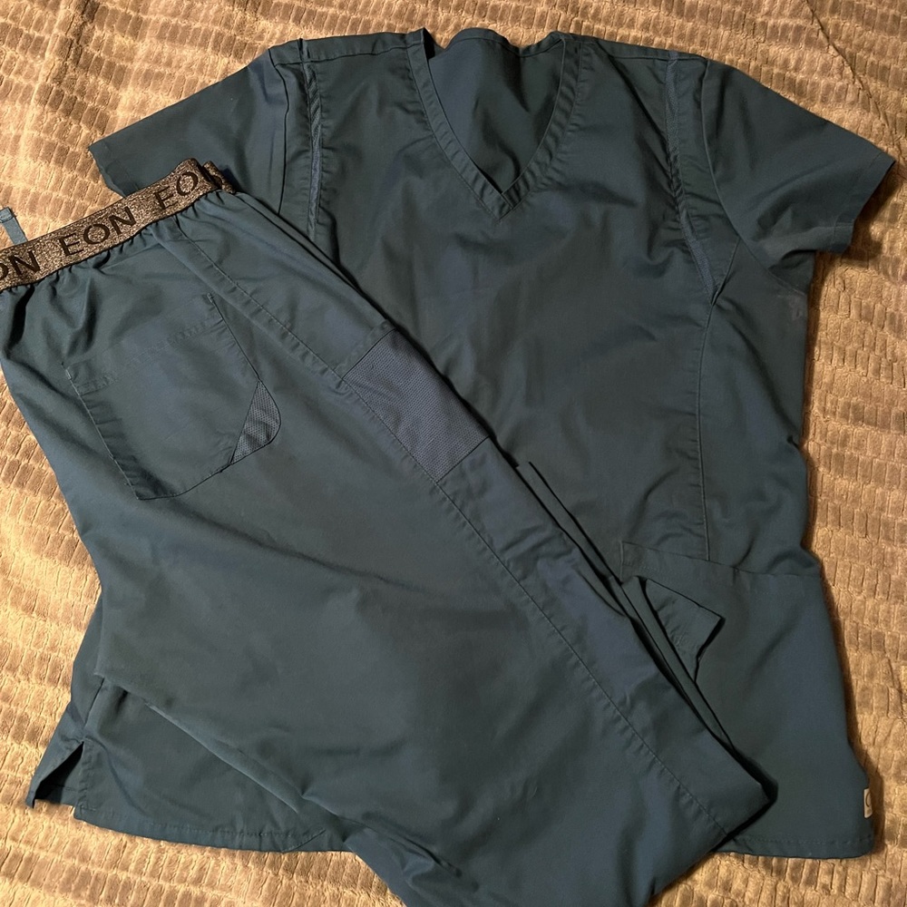 EON Scrub Set XL